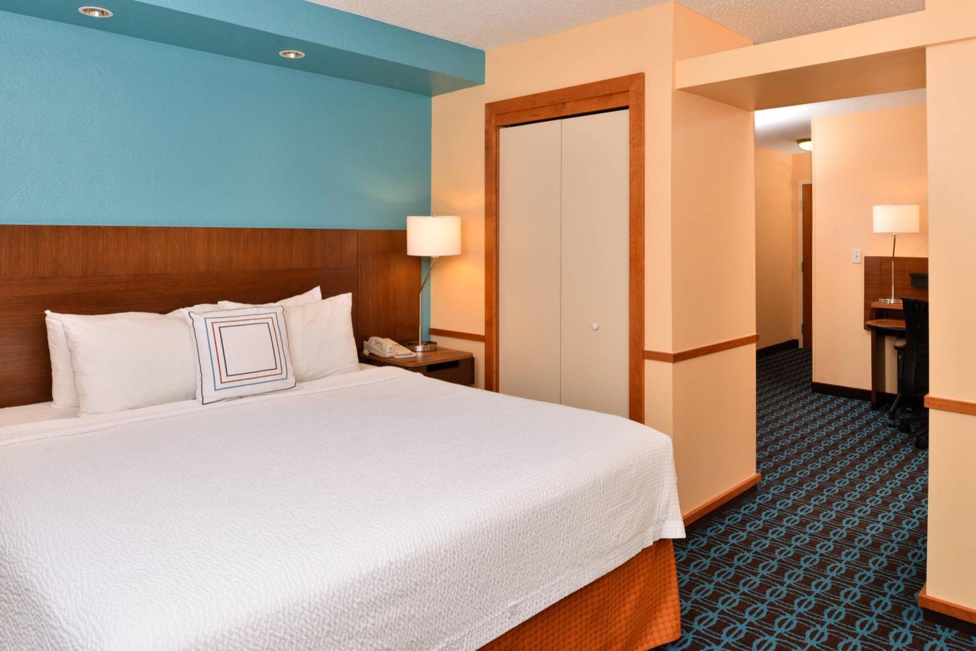 Fairfield Inn & Suites Cleveland Avon Exterior photo