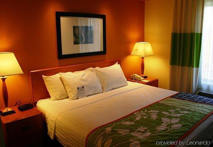 Fairfield Inn & Suites Cleveland Avon Exterior photo